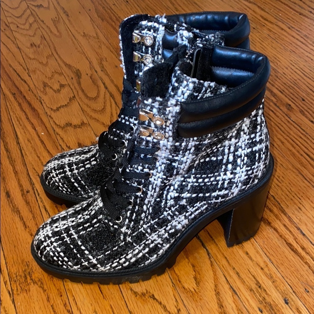J Lo size 8.5 Women's Black and White Tweed Ankle Boots never worn